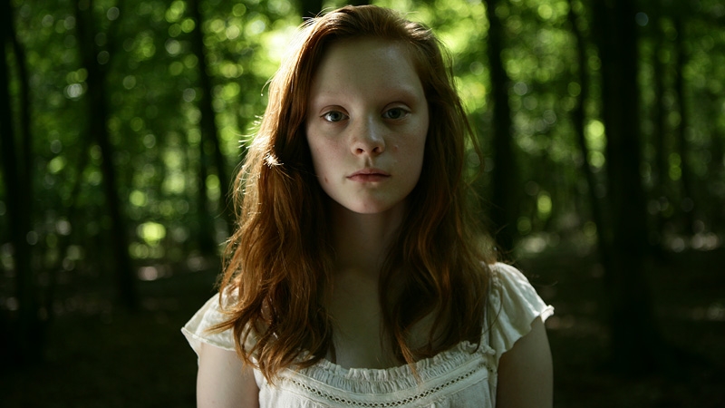 Compared to the splendid child acting, the adult performances are simplistic and lacklustre