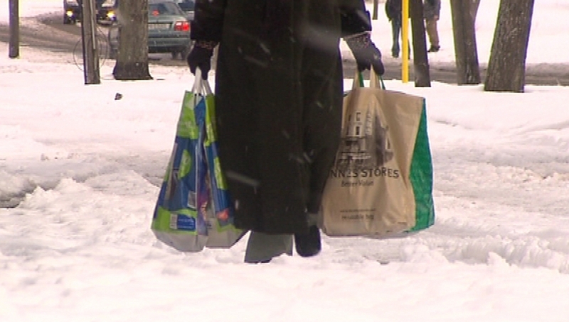 UK manufacturing - Bad weather hits output