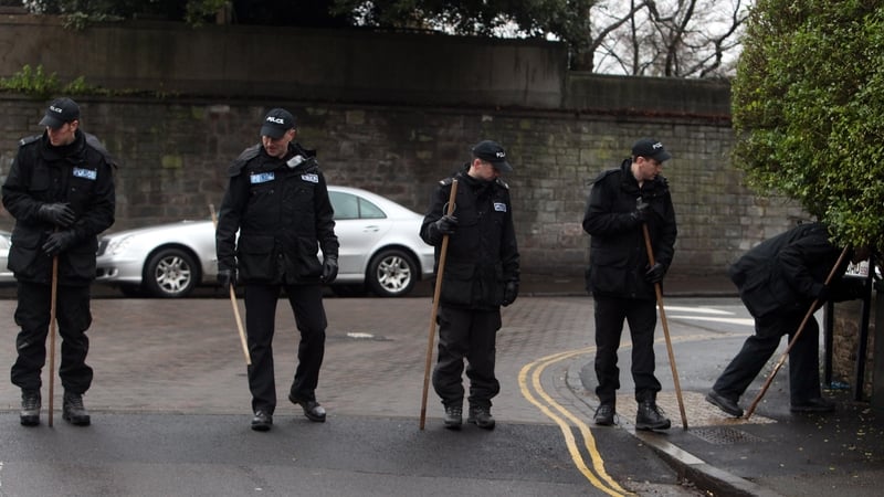Bristol - Police searching streets surrounding flat of Joanna Yeates
