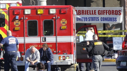 Tucson - Six killed in gun attack