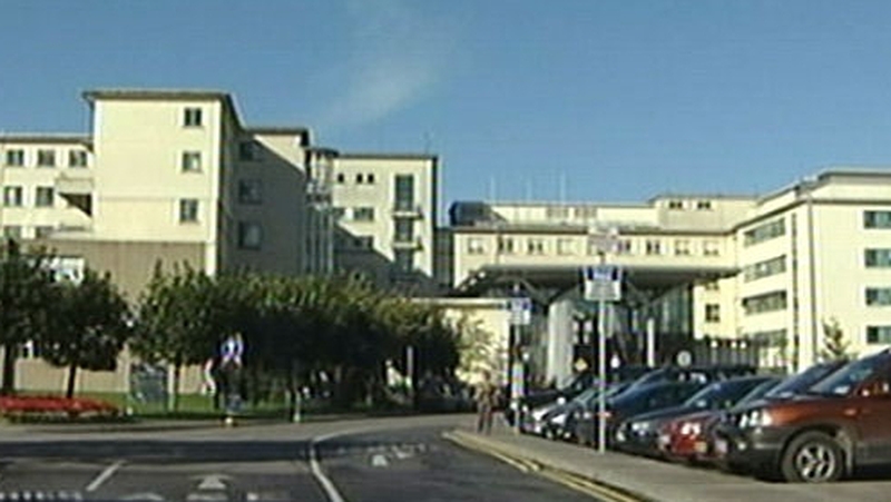 Galway - Man's body removed to hospital after crash