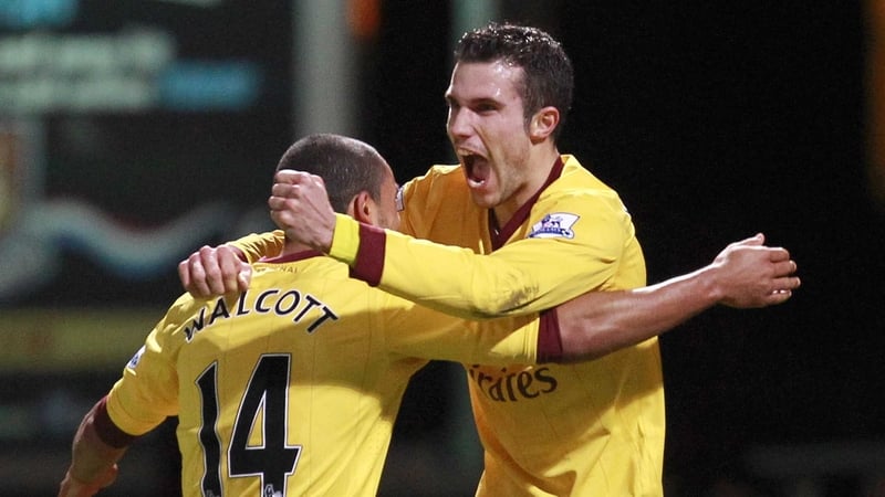 Robin Van Persie and Theo Walcott helped Arsenal maintain their title challenge at Upton Park
