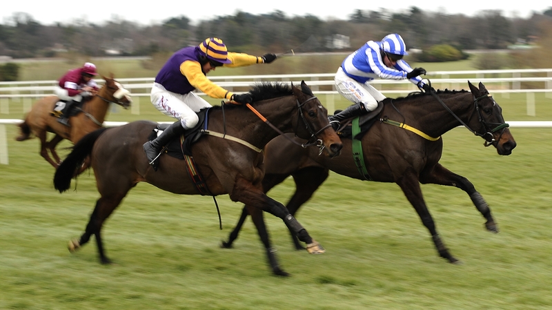 Noble Prince (l) - Cruised to victory with Davy Russel on board