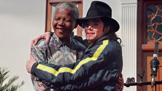 Michael Jackson poses with Nelson Mandela in Kwazulu-Natal on 20 July 1996