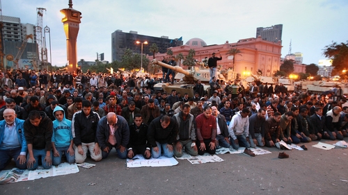 Egypt unrest - Fears of spread boost dollar