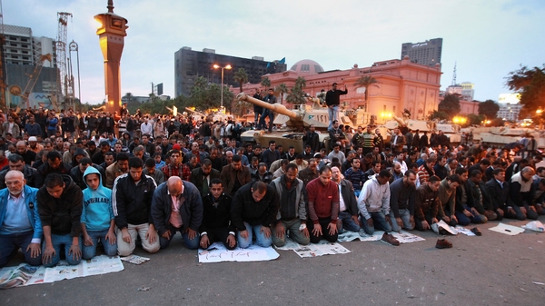 Egypt unrest - Fears of spread boost dollar