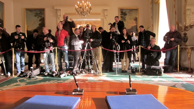 Áras an Uachtaráin - The press await the arrival of Brian Cowen and Mary McAleese