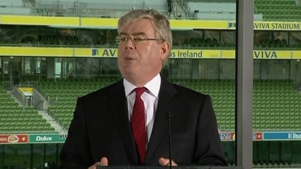 Eamon Gilmore - Accused Fine Gael of ‘siding with the bankers'
