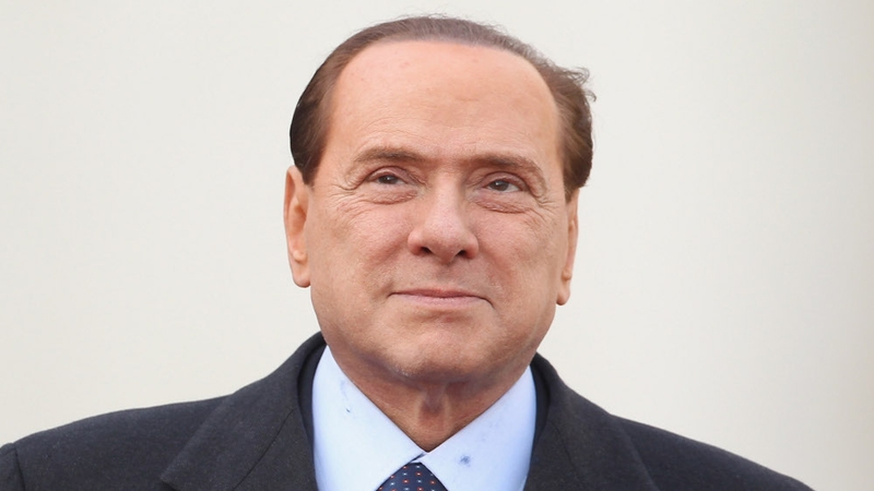 Silvio Berlusconi - No intention of stepping down