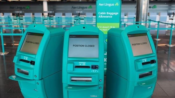 Aer Lingus chief blames dispute impact for first-half losses