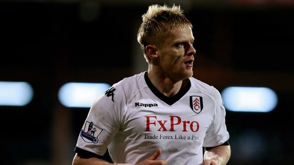 Damien Duff delighted the small contingent of Fulham fans who made the trip to Manchester with a 48th-minute equaliser