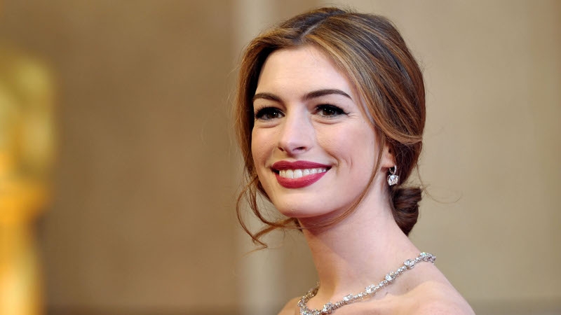 Hathaway - Anne reveals her TV crush