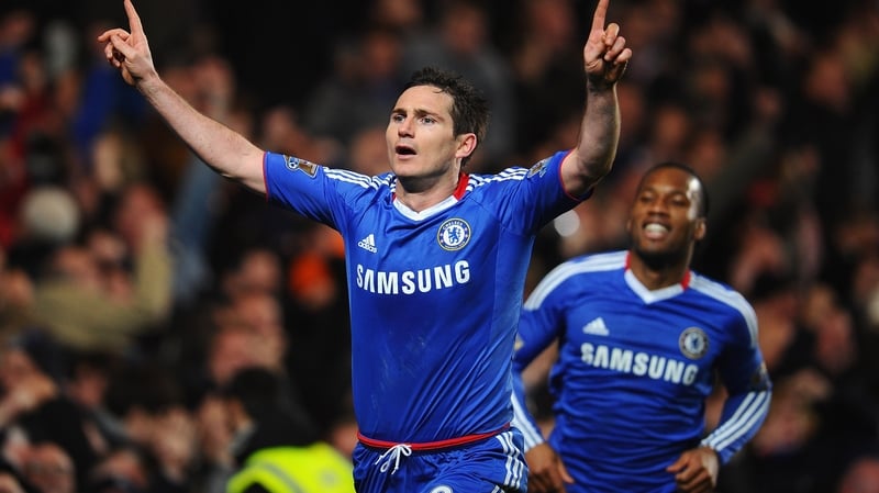 Frank Lampard celebrates after scoring the winner against league leaders Manchester United