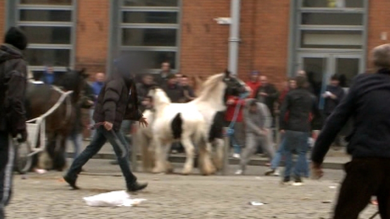 Smithfield - Men armed with slash hooks, tyre irons