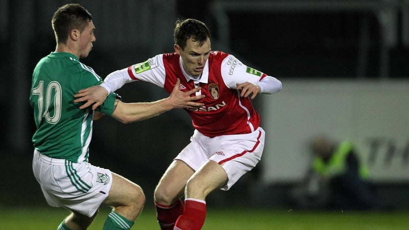 Derek Pender of St Pat's Athletic (right) and Bray's John Mulroy in action at Richmond Park