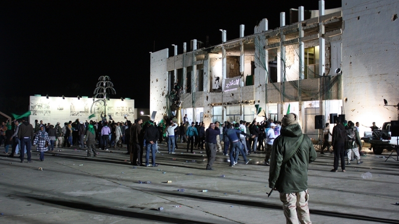 Tripoli - Explosions at Gaddafi's base for a second night