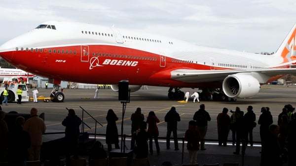 US durable goods orders fell in Decemger despite a strong rise in aircraft orders at Boeing