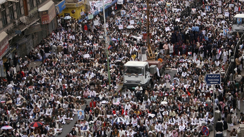Sanaa - Thousands turned out to support President Ali Abdullah Saleh