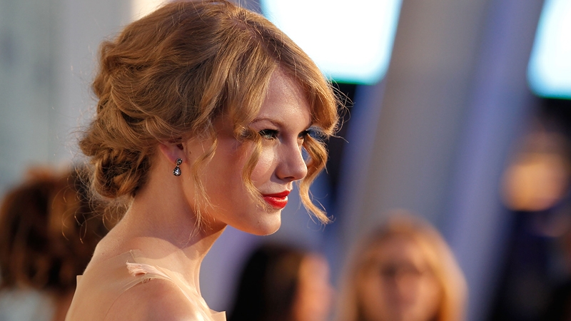 Swift - "I can feel the love here"