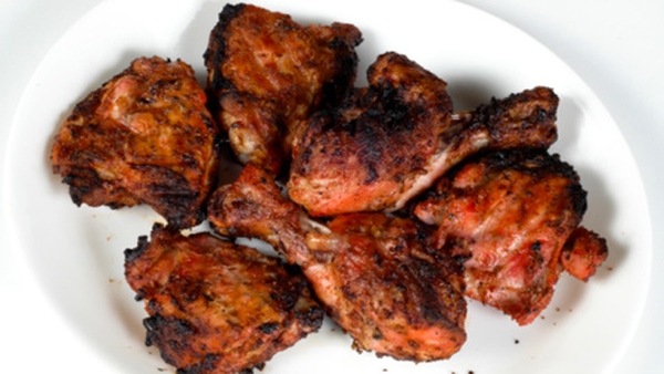 Spicy Baked Chicken Thighs with Curried Tomato & V