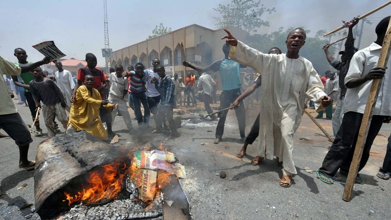 Kano - Buhari supporters set up barricades