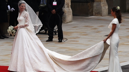 Kate gets a helping hand from her sister Pippa