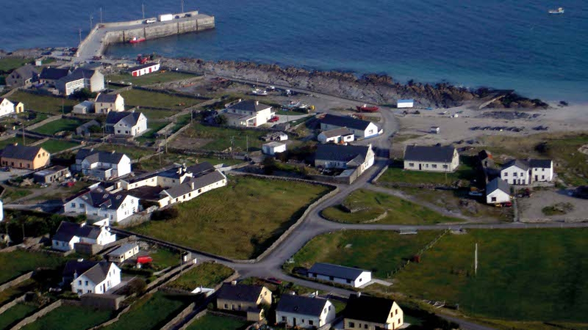 Tomás Ó Fátharta, úinéir Shiopa Ruaidhrí Beag in Inis Meáin.