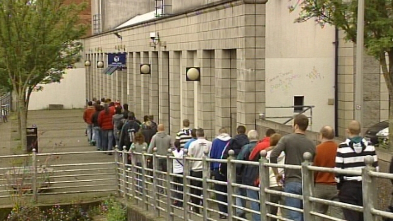 Economy - 439,200 people were on Live Register in April