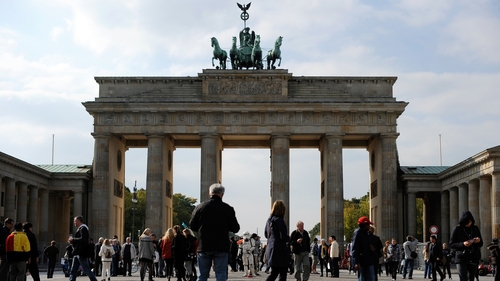 Berlin - EU wants all member states to carry out population counts