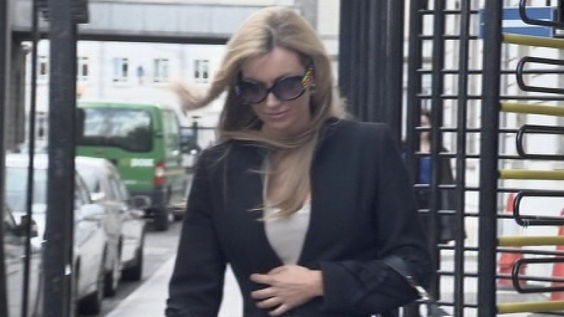 Rosanna Davison - Sued Ryanair