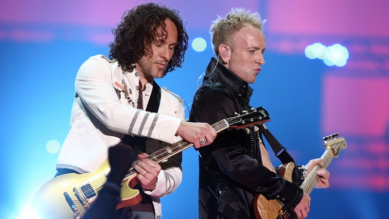 Def Leppard - Play the O2 with Thin Lizzy and Alice Cooper on Wednesday, 8 June
