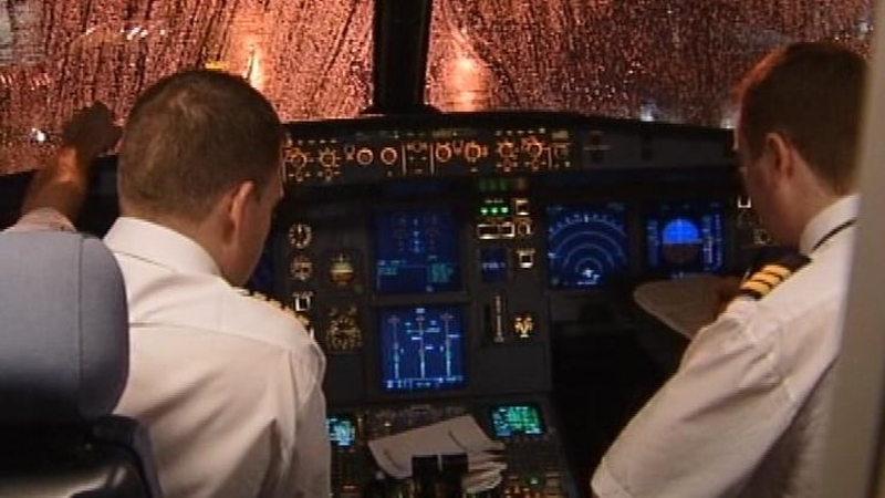 Qantas pilots - Announcements to be ad libbed in protest