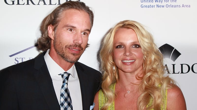 Spears and Trawick - Planning low-key wedding in Hawaii?