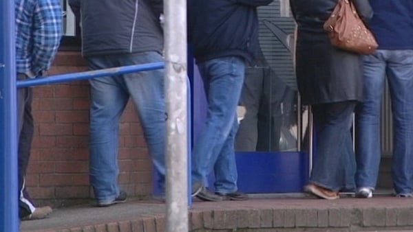 Adjusted Live Register total stood at 386,200 in June