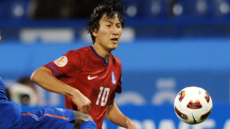 Ji Dong-won - In action for South Korea