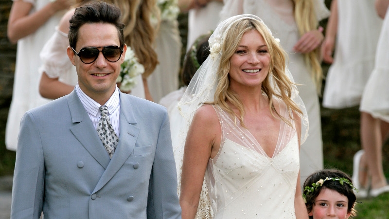 Kate Moss ties the knot