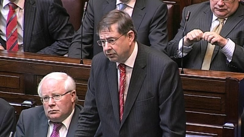 Éamon Ó Cuív says Fianna Fáil should run a candidate