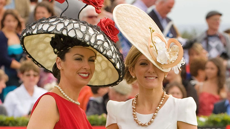 Suzanne McGarry (l) from Sligo won Best Dressed Lady, while Sieglinde Mullers from Galway took home the Anthony Ryan's Best Hat prize