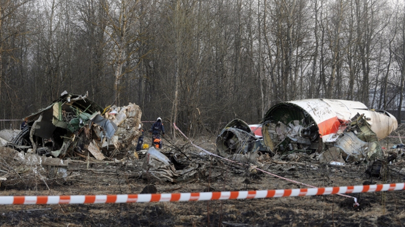 Smolensk - Plane crashed as it came in to land in thick fog