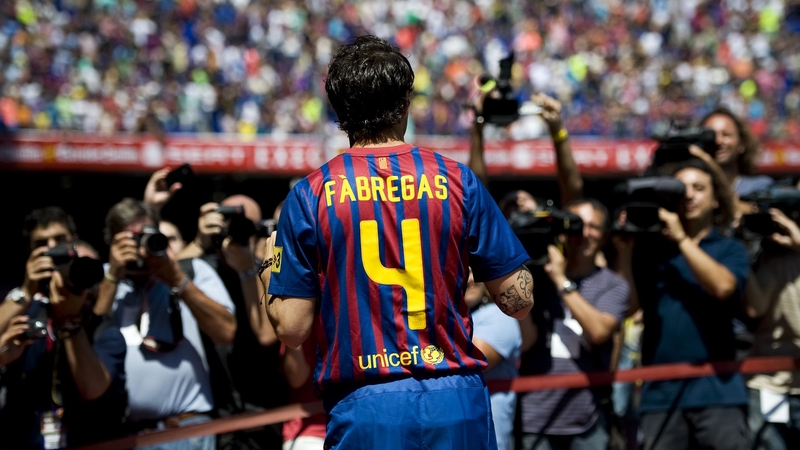 Cesc Fabregas looks set to stay at Barcelona despite overtures from Manchester United