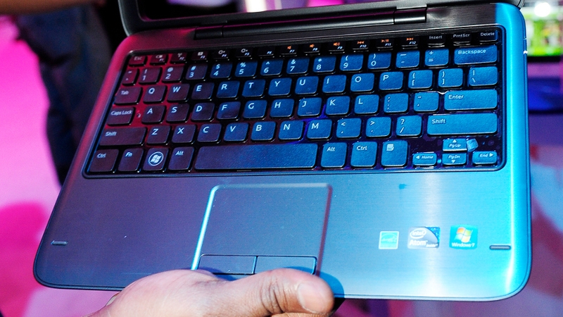 Dell earned $130m in the latest quarter compared with $635m a year earlier