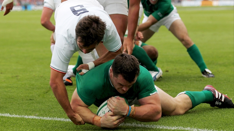 Cian Healy scores Ireland's first try