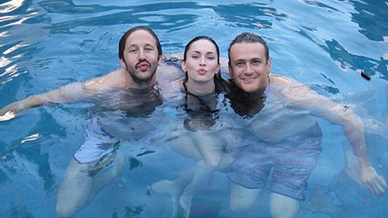 O'Dowd (left) – Filming This is Forty with Megan Fox and Jason Segel