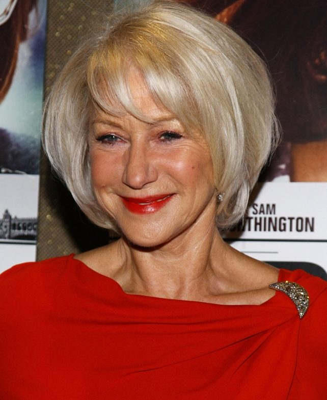 Imitate Helen's age-appropriate look by using Physicians Formula's Eye Definer Felt-Tip Eye Marker (€4.86) and Paula's Choice Sheer Cream Lipstick SPF 15 (€7.95) in conjunction with Paula's Choice Long-Lasting Anti-Feather Lipliner (€5.57) to help keep yo