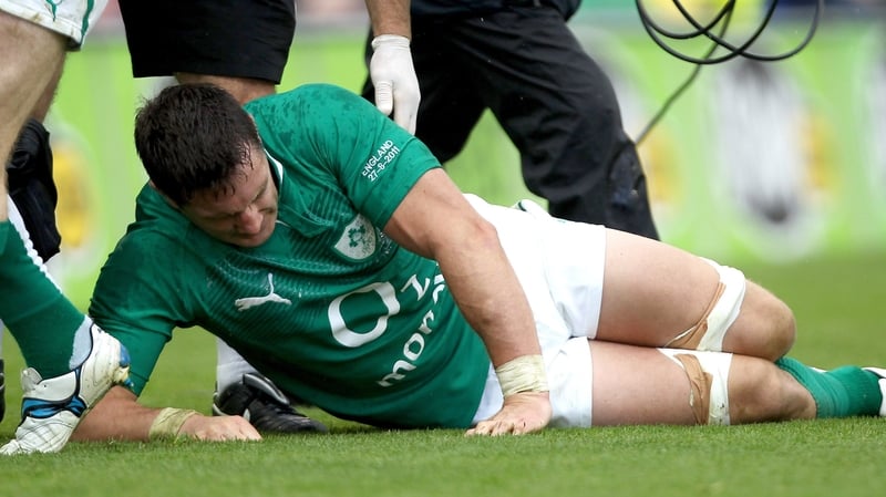 Wallace - In pain following the tackle by Manu Tuilagi