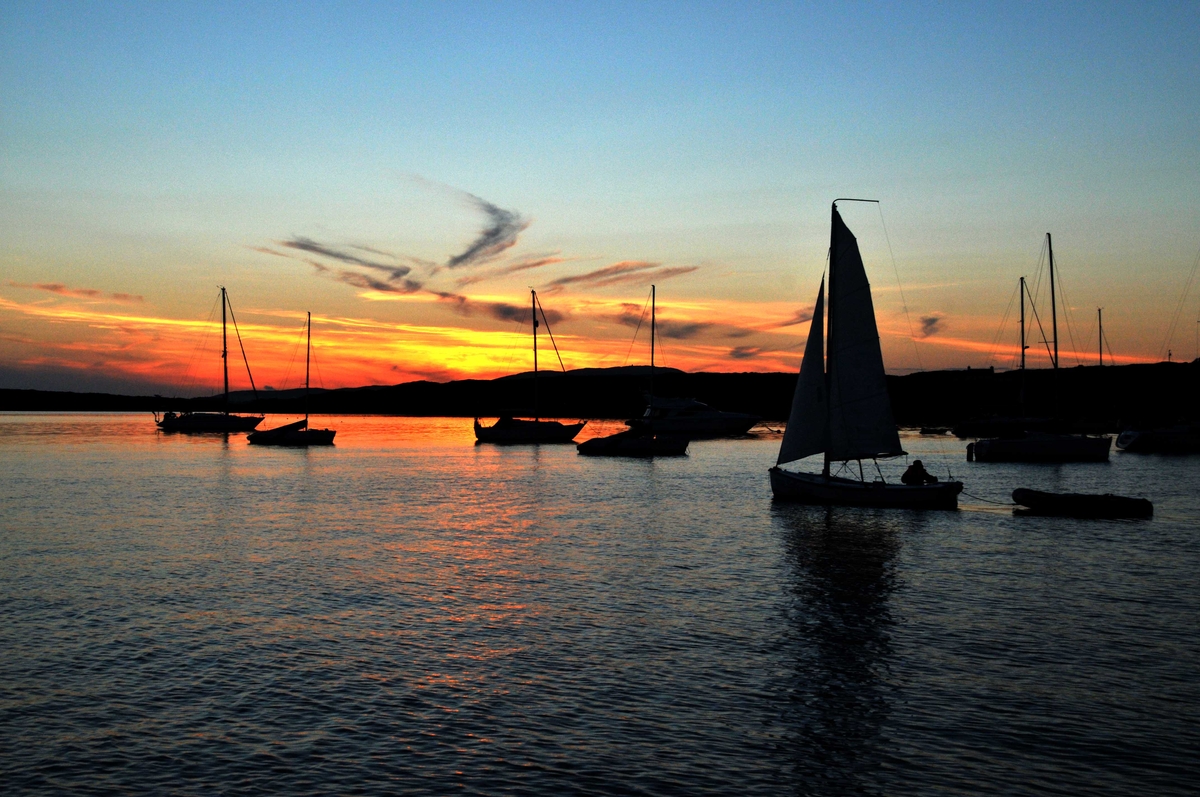 1920's restored sailboat launches Baltimore Wooden Boat Festival