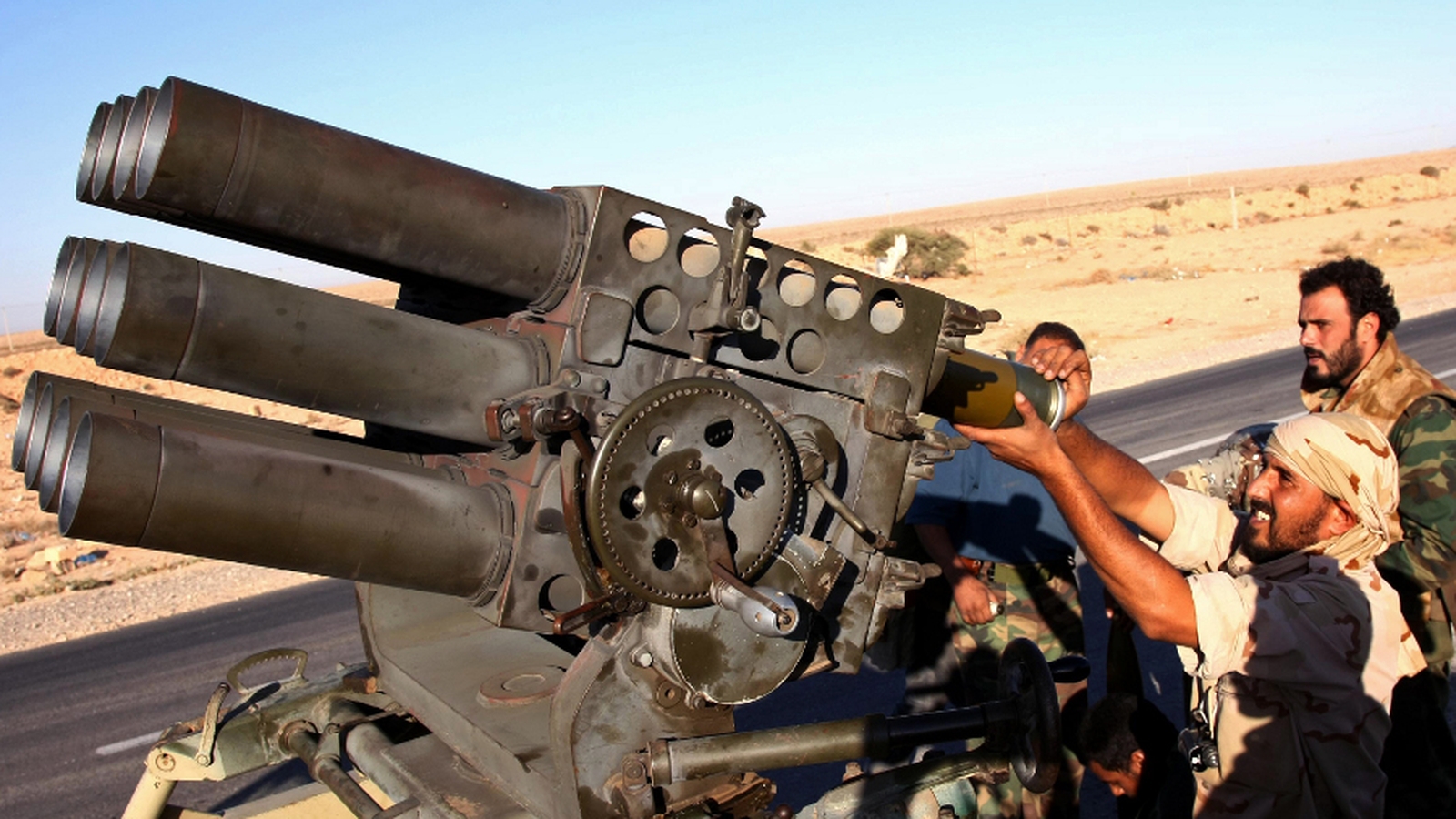 Libyan forces battle on for Bani Walid