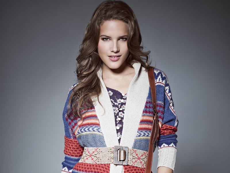 Layering knits over dresses will bring you from summer to autumn in an instant!