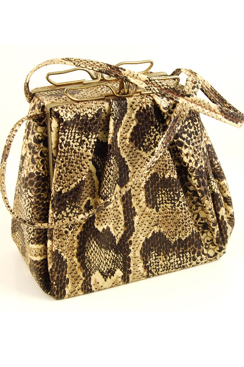 Vintage 1940s moc snakeskin handbag, €64 Devoted 2 Vintage