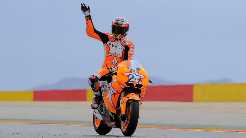 Stoner - Celebrates after winning the Aragon GP